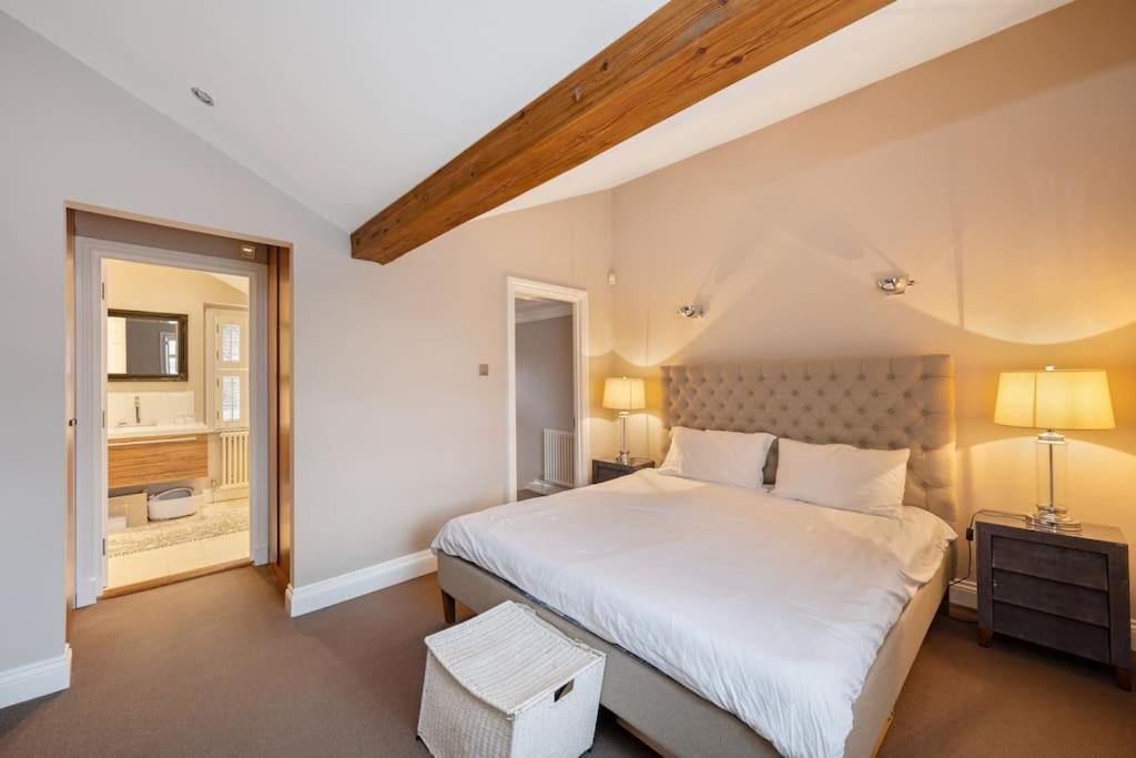 Fairytale Garden House - Next To Victoria Station & Pet Friendly Villa London Exterior photo