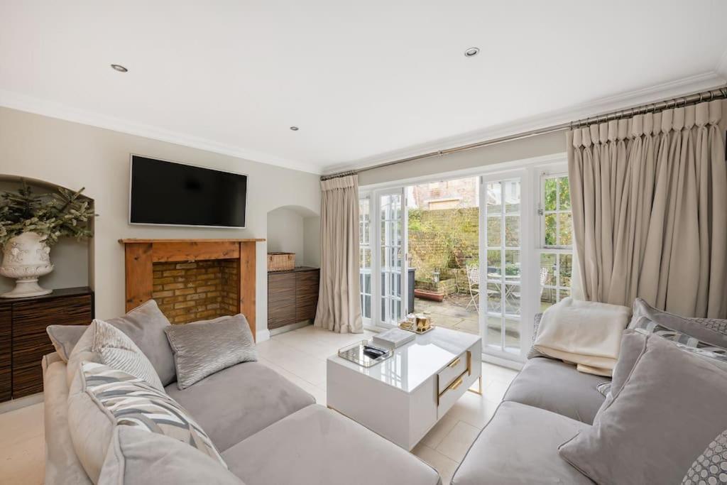 Fairytale Garden House - Next To Victoria Station & Pet Friendly Villa London Exterior photo